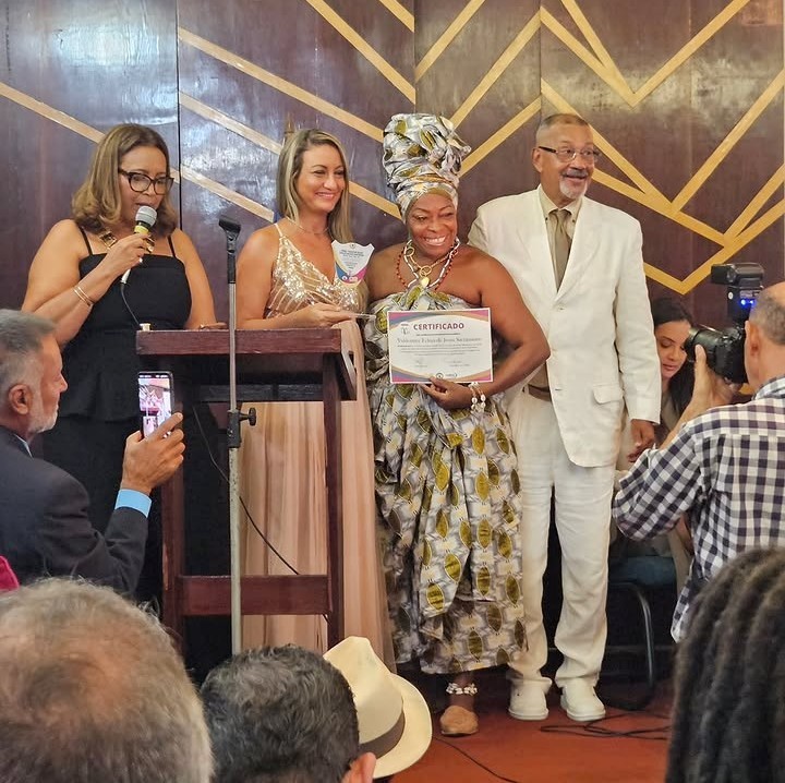 Luzia Moraes é homenageada com o Prêmio IODDEB na categoria Jornalismo