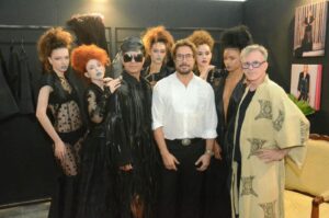 TRANSFORMA PNEUS E RESÍDUOS TÊXTEIS EM ALTA-COSTURA E APRESENTA GT UPSYCLE WOMAN NO RIO OFF CLUB